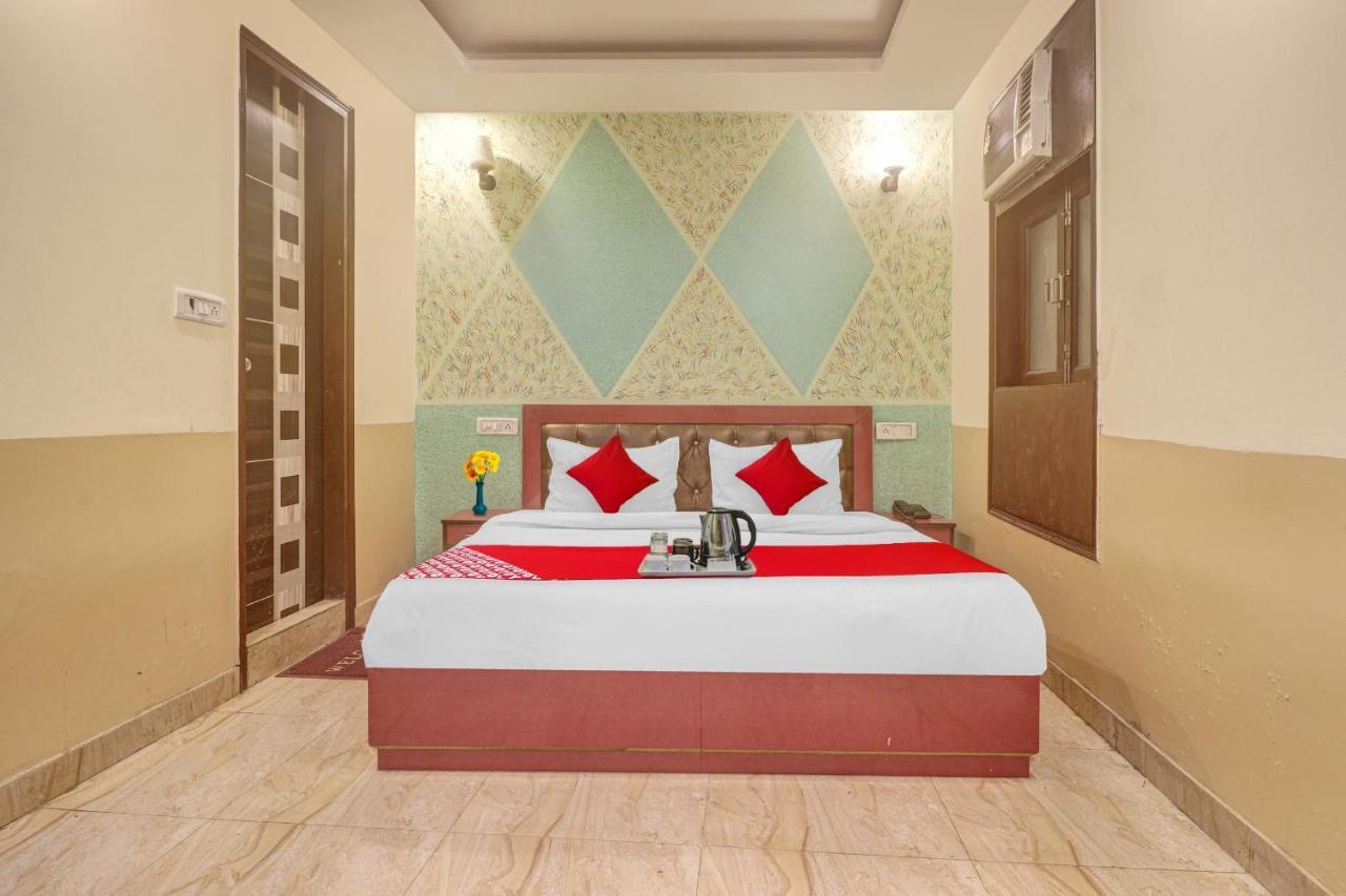 Hotel O Prince Home Stay Near Ambience Mall New Delhi Buitenkant foto