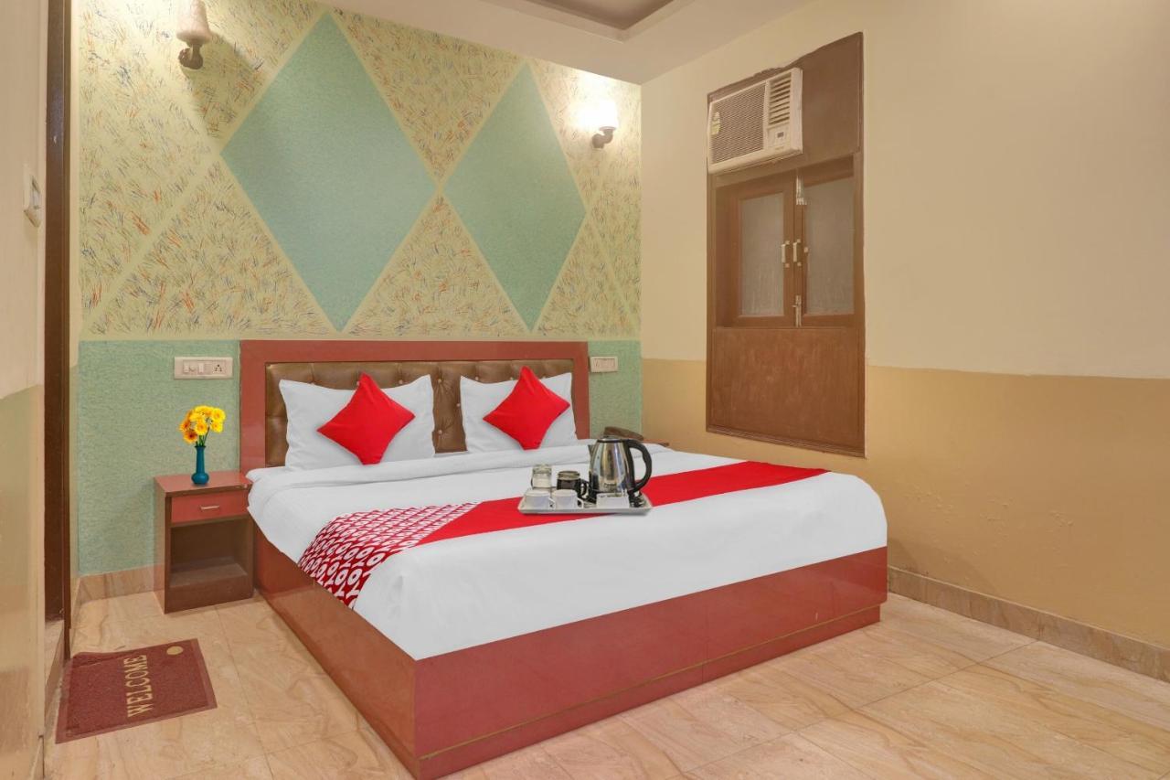 Hotel O Prince Home Stay Near Ambience Mall New Delhi Buitenkant foto