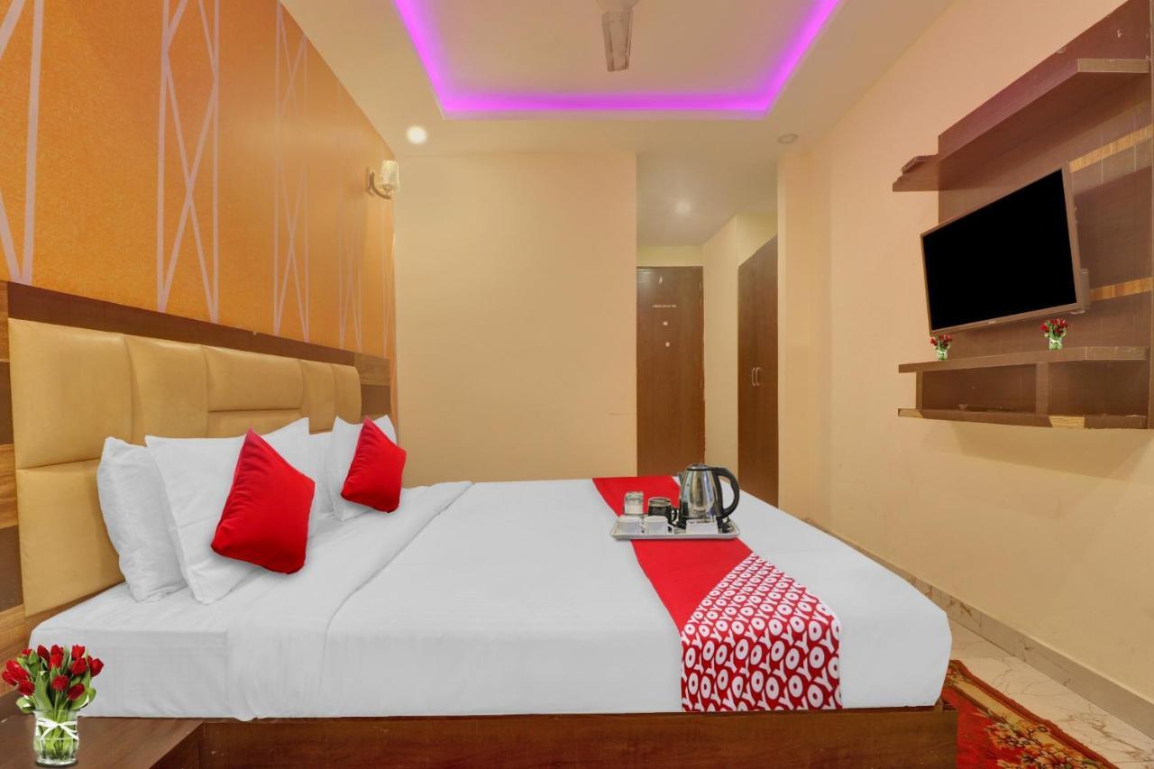 Hotel O Prince Home Stay Near Ambience Mall New Delhi Buitenkant foto