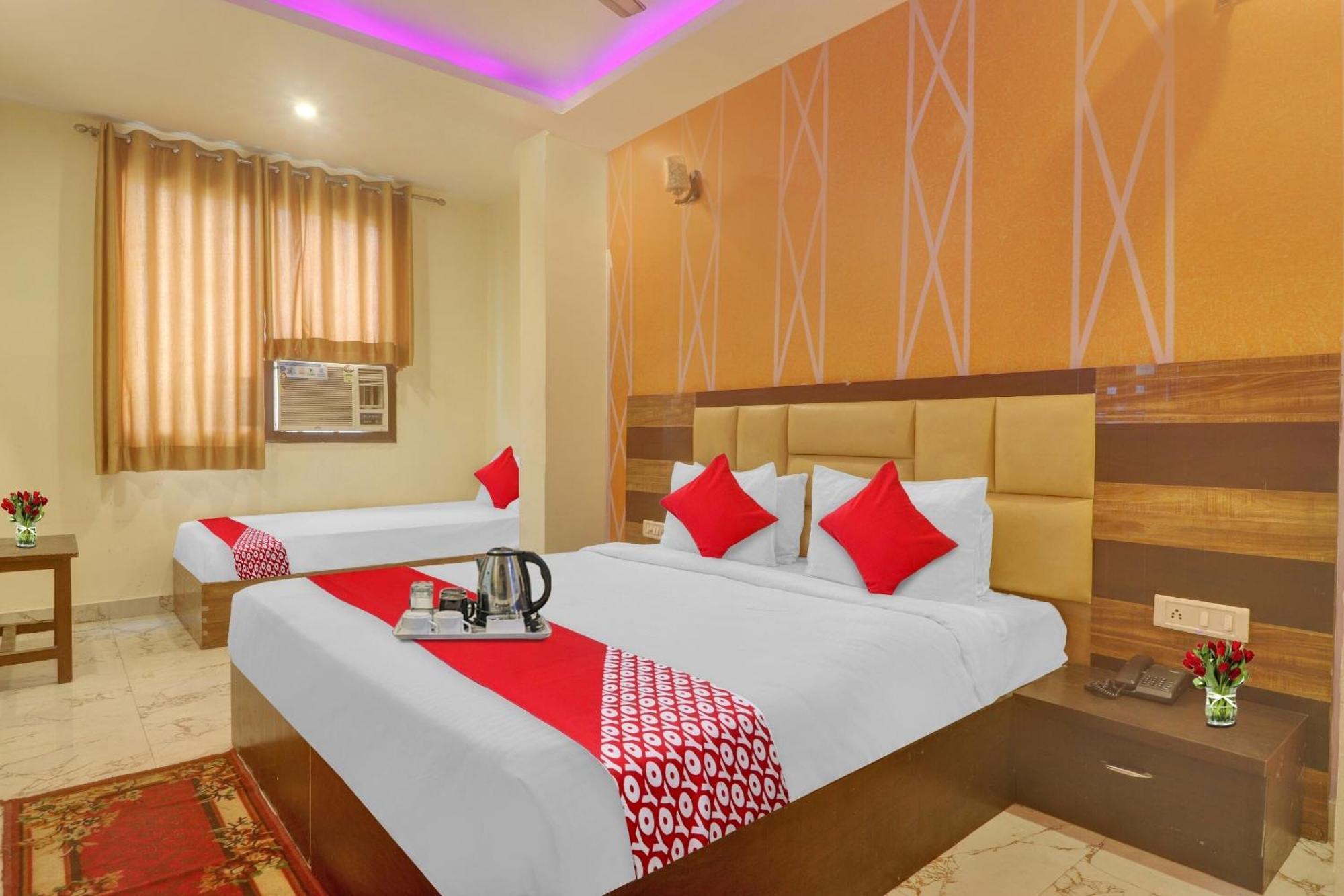 Hotel O Prince Home Stay Near Ambience Mall New Delhi Buitenkant foto