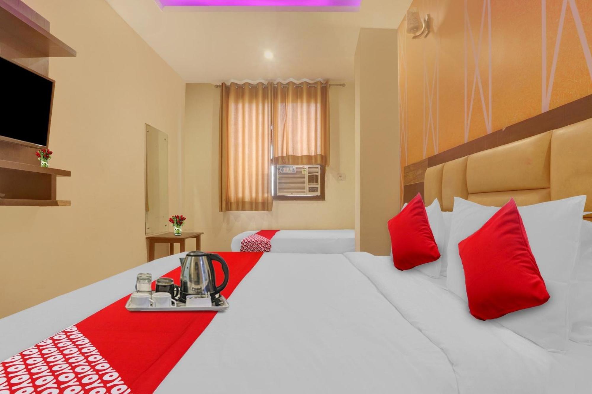 Hotel O Prince Home Stay Near Ambience Mall New Delhi Buitenkant foto