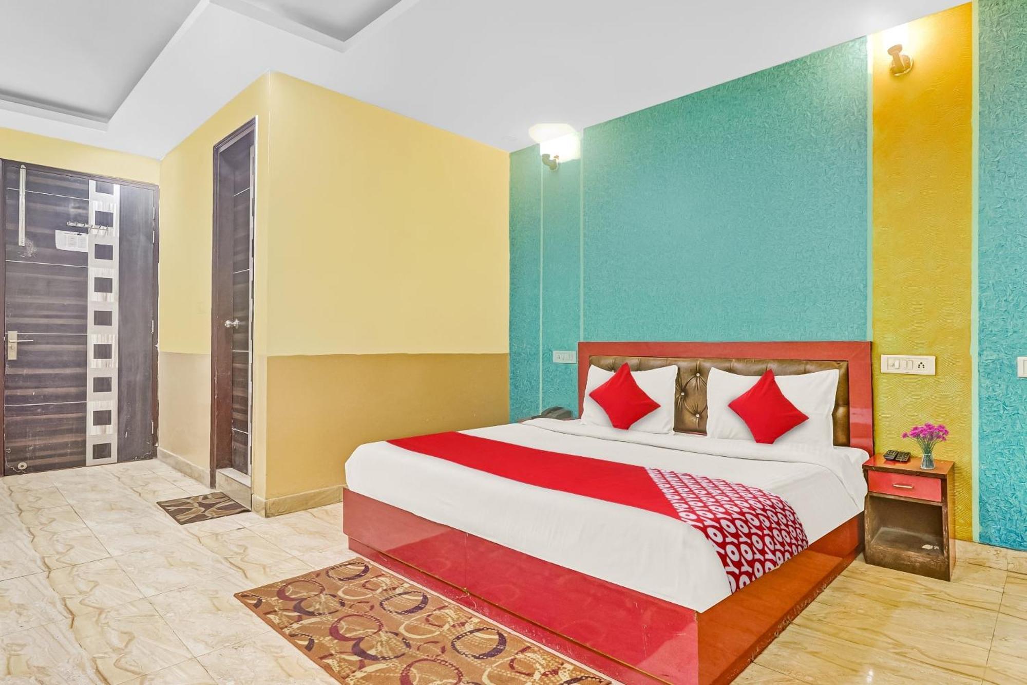Hotel O Prince Home Stay Near Ambience Mall New Delhi Buitenkant foto